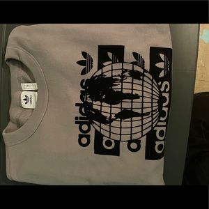 SIZE SMALL ADIDAS SWEATSHIRT